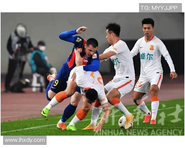 广州足球队与成都足球队赛后复盘分析比赛节奏与战术表现 广州足球队与成都足球队赛后复盘分析比赛节奏与战术表现