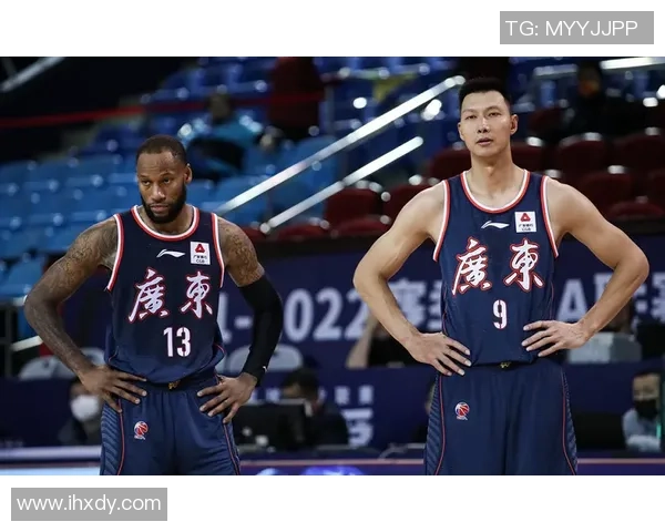 深圳篮球队防反体系解析:战术运用与实战效果探讨 深圳篮球队防反体系解析:战术运用与实战效果探讨