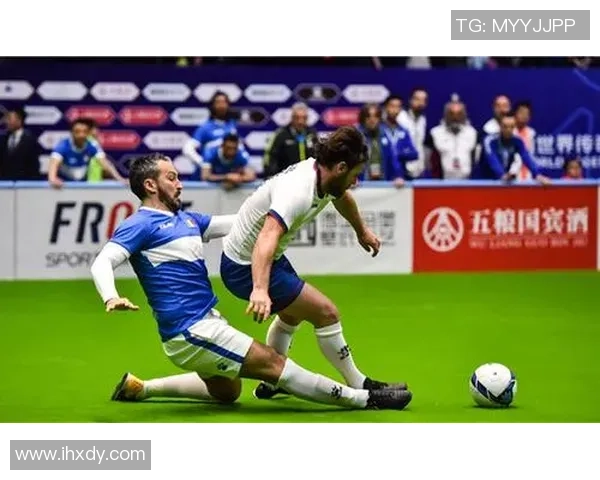 用诗句描绘足球明星的风采与荣耀，展现他们在绿茵场上的传奇故事与激情瞬间